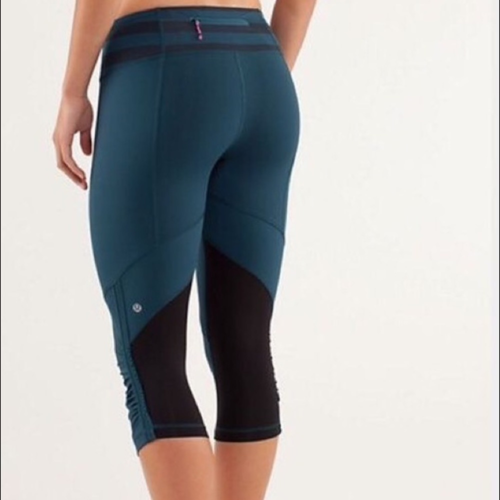 Lululemon Albertalake blue crops run for your life